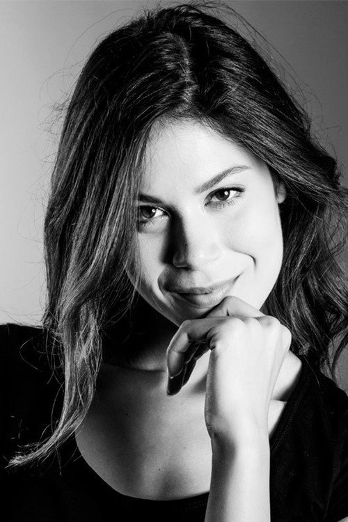 Oya Ünal oyuncu fotoğrafı