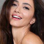 Öykü Gürman oyuncu fotoğrafı