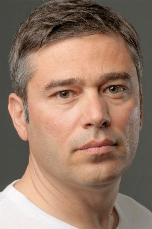 Özgür Özgülgün oyuncu fotoğrafı