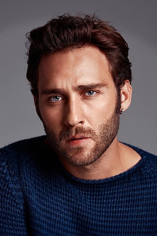 Seçkin Özdemir oyuncu fotoğrafı