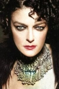 Selda Özer Bir İstanbul Masalı oyuncusu Selda Özer Bir İstanbul Masalı dizisi oyuncusu