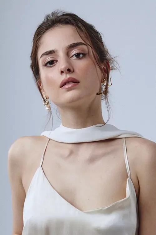 Selen Özbayrak oyuncu fotoğrafı