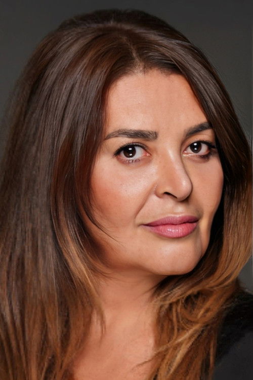 Senem Şahin oyuncu fotoğrafı