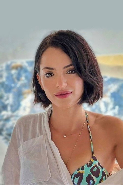 Sera Kutlubey oyuncu fotoğrafı