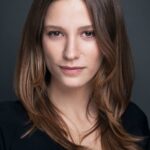 Serenay Sarıkaya oyuncu fotoğrafı