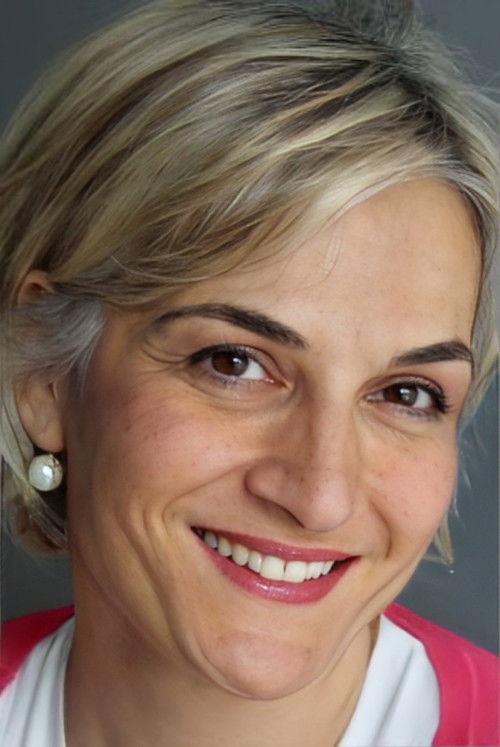 Simay Küçük oyuncu fotoğrafı