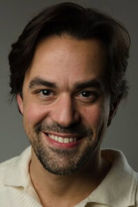 Sonat Tokuç Bahar dizisi oyuncusu