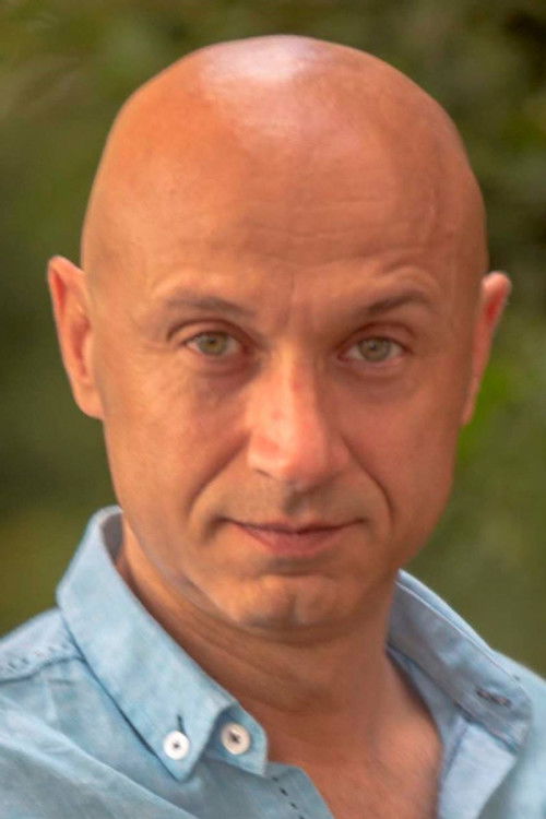 Suat Güzey oyuncu fotoğrafı