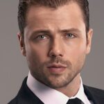 Tolga Sarıtaş oyuncu fotoğrafı