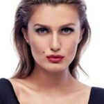 Tuğba Özay oyuncu fotoğrafı