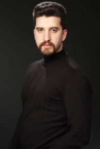 Tuna Yaşar Camdaki Kız dizisi oyuncusu