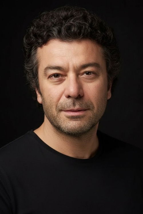 Uğur Çavuşoğlu oyuncu fotoğrafı