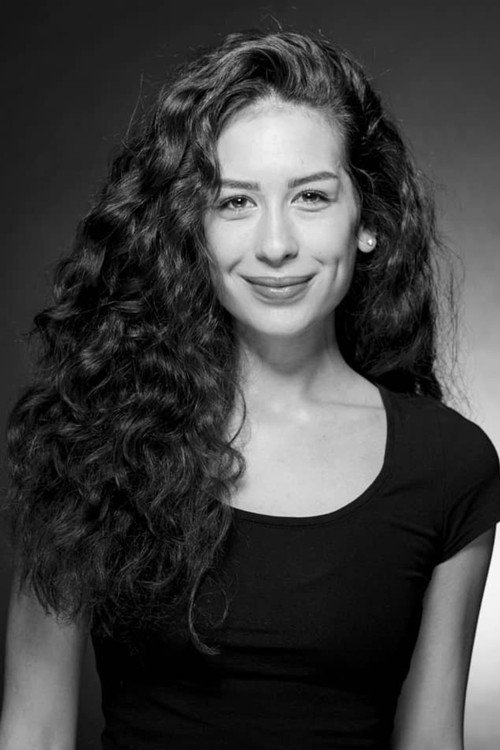 Yağmur Özbasmacı Mermer oyuncu fotoğrafı