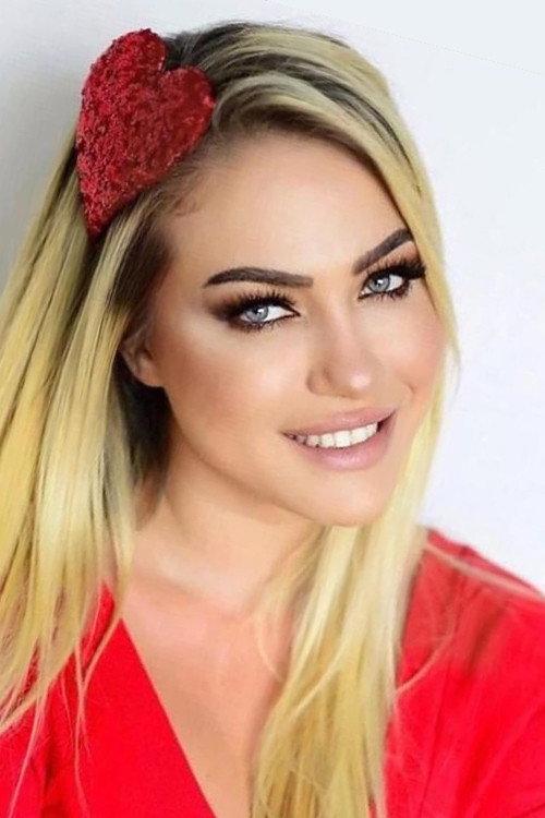 Yeliz Yeşilmen oyuncu fotoğrafı