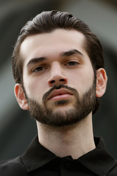 Yiğit Ege Yazar oyuncu fotoğrafı