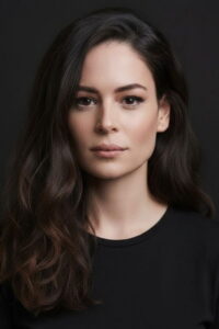 Yıldız Çağrı Atiksoy Öyle Bir Geçer Zaman Ki dizisi oyuncusu