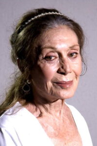 Yıldız Kenter Uğurlugiller dizisi oyuncusu