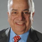 Zeki Alasya oyuncu fotoğrafı