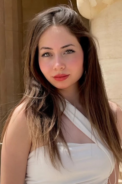 Zeynep Bostancı oyuncu fotoğrafı