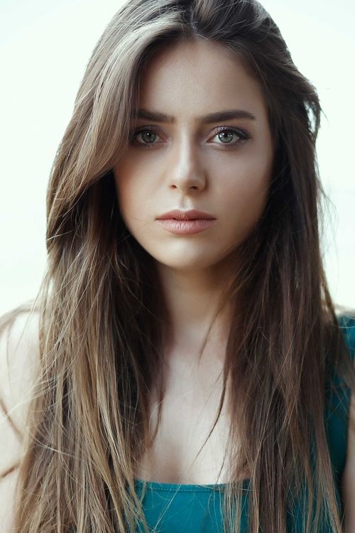 Zeynep Elçin Özdemir oyuncu fotoğrafı