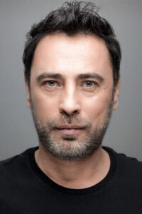 Bülent Çetinaslan Arka Sıradakiler dizisi oyuncusu
