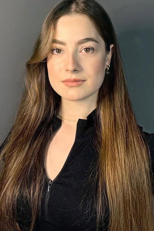 Büşra Alnıtemiz oyuncu fotoğrafı