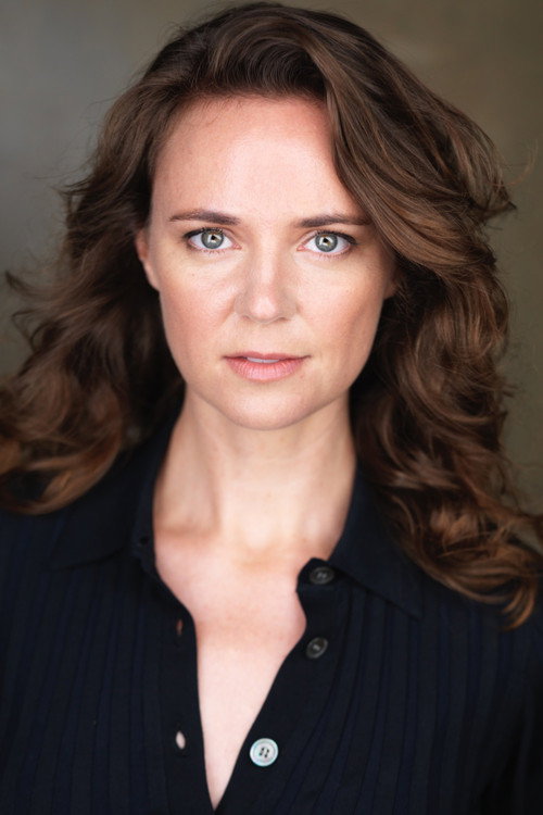 Clare Louise Frost oyuncu fotoğrafı