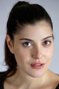 Ecem Akbin Medcezir dizisi oyuncusu