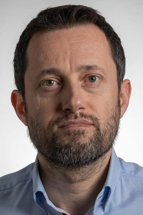 Ertuğrul Şakar oyuncu fotoğrafı