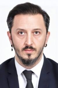 Ertunç Alıcı 6 Mantı oyuncusu Ertunç Alıcı 6 Mantı dizisi oyuncusu