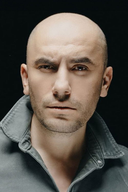 Giray Altınok oyuncu fotoğrafı