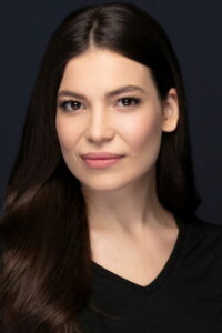 Hazal Erişkin Yalı Çapkını dizisi oyuncusu