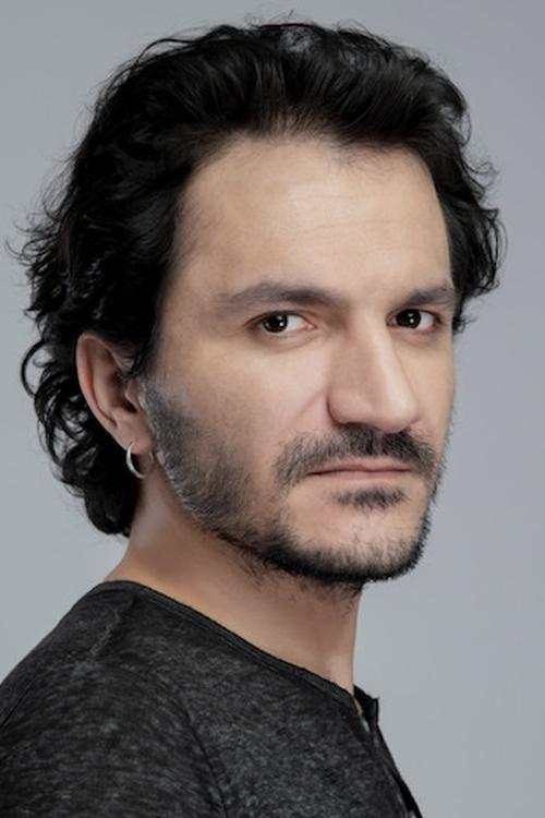 İnanç Konukçu oyuncu fotoğrafı