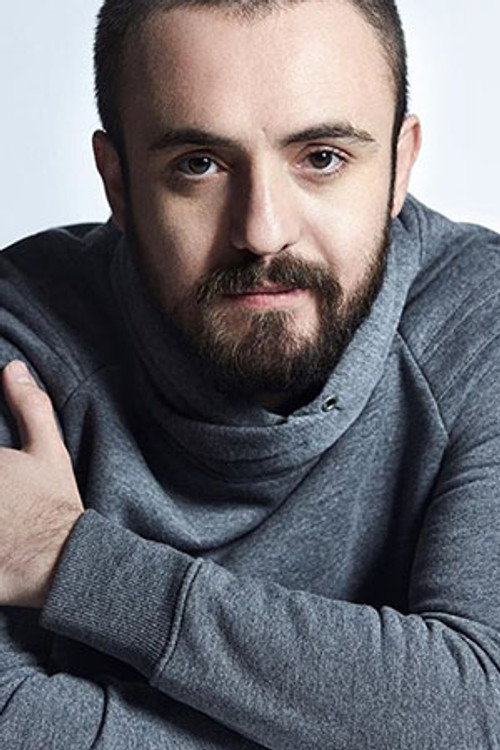 Mesut Yılmaz oyuncu fotoğrafı