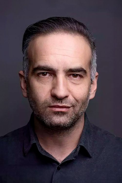 Nadir Sarıbacak oyuncu fotoğrafı