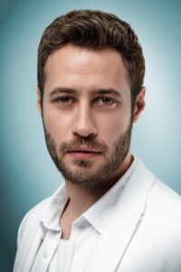 Ozan Dolunay Tatlı Küçük Yalancılar oyuncusu Ozan Dolunay Tatlı Küçük Yalancılar dizisi oyuncusu
