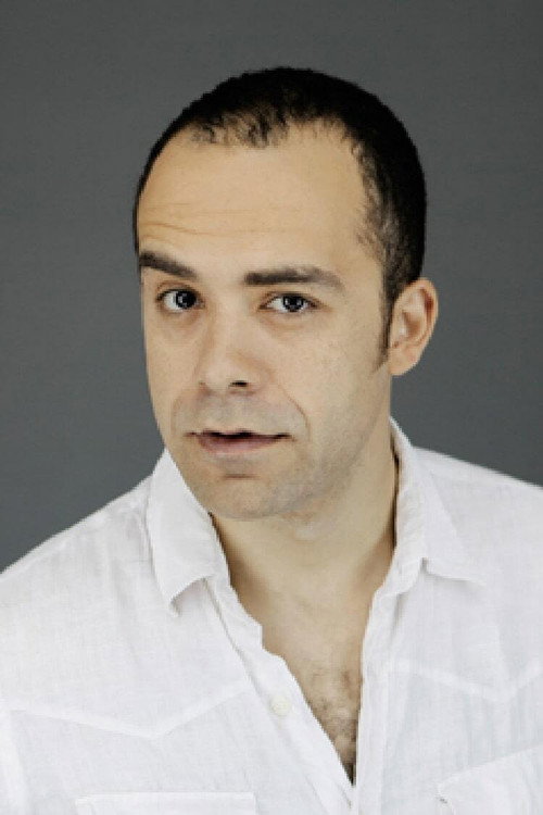 Sarp Aydınoğlu oyuncu fotoğrafı
