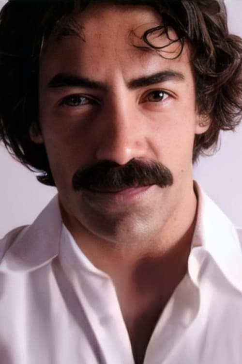 Tolga Evren oyuncu fotoğrafı