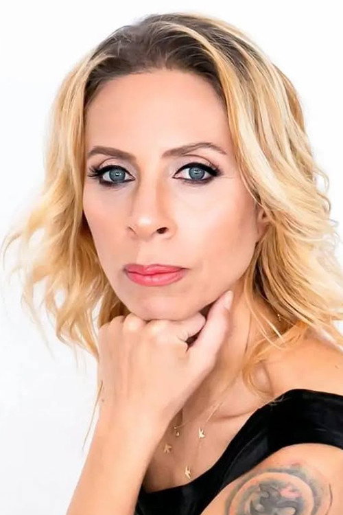 Zeynep Casalini oyuncu fotoğrafı