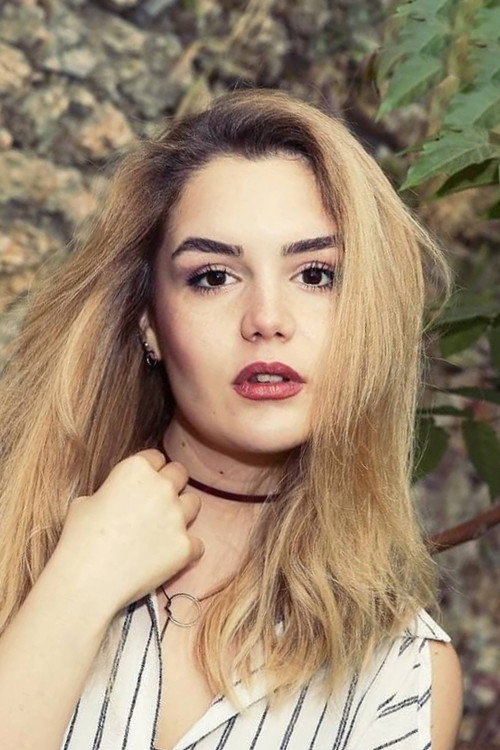 Alara Turan oyuncu fotoğrafı