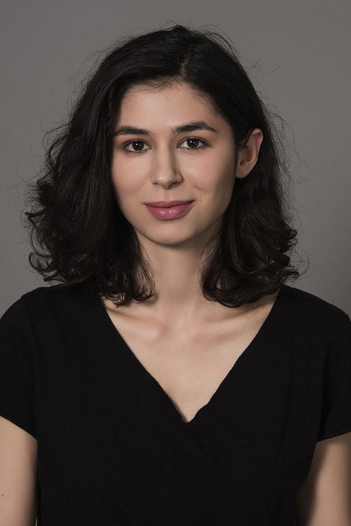 Ayris Alptekin oyuncu fotoğrafı