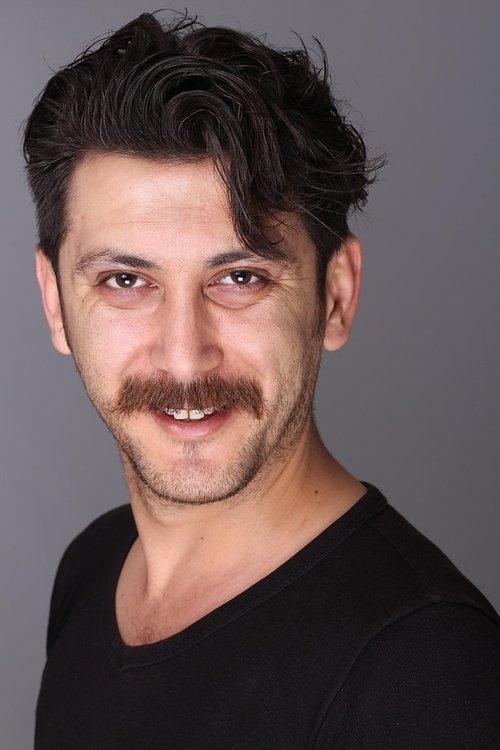 Cavit Özer oyuncu fotoğrafı