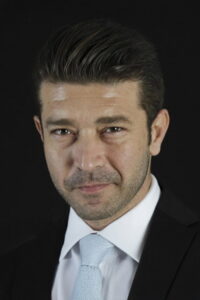 Emre Başer oyuncu fotoğrafı