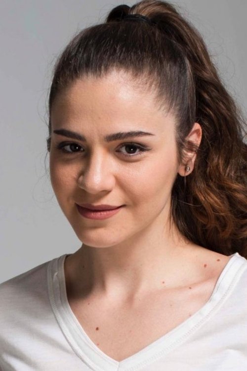 Irmak Örnek oyuncu fotoğrafı