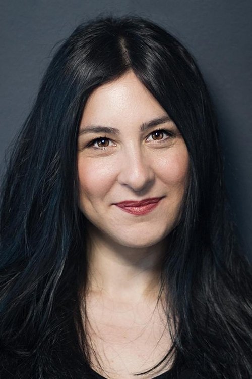Yasemin Sakallıoğlu oyuncu fotoğrafı