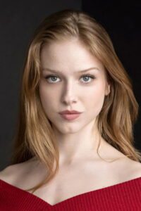 Julia Doyle FROM dizisi oyuncusu