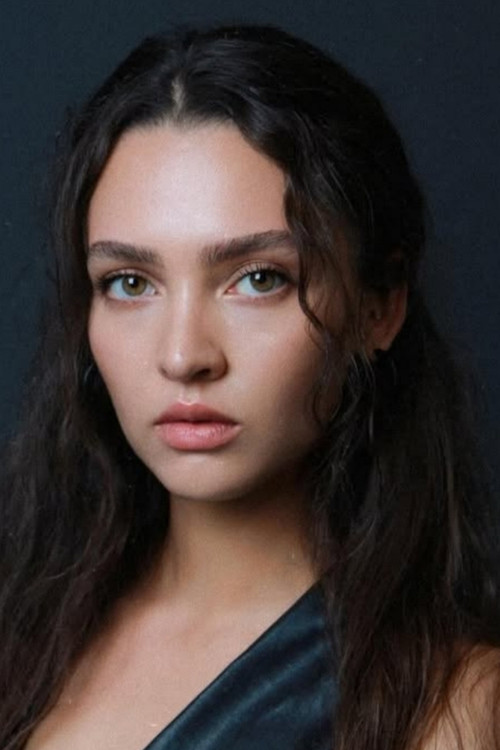 Cansu Savcı oyuncu fotoğrafı