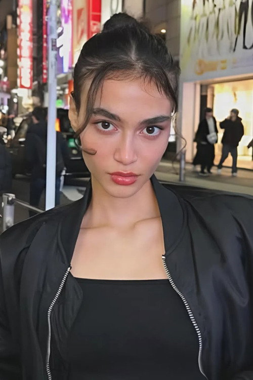 Özge Bilici oyuncu fotoğrafı