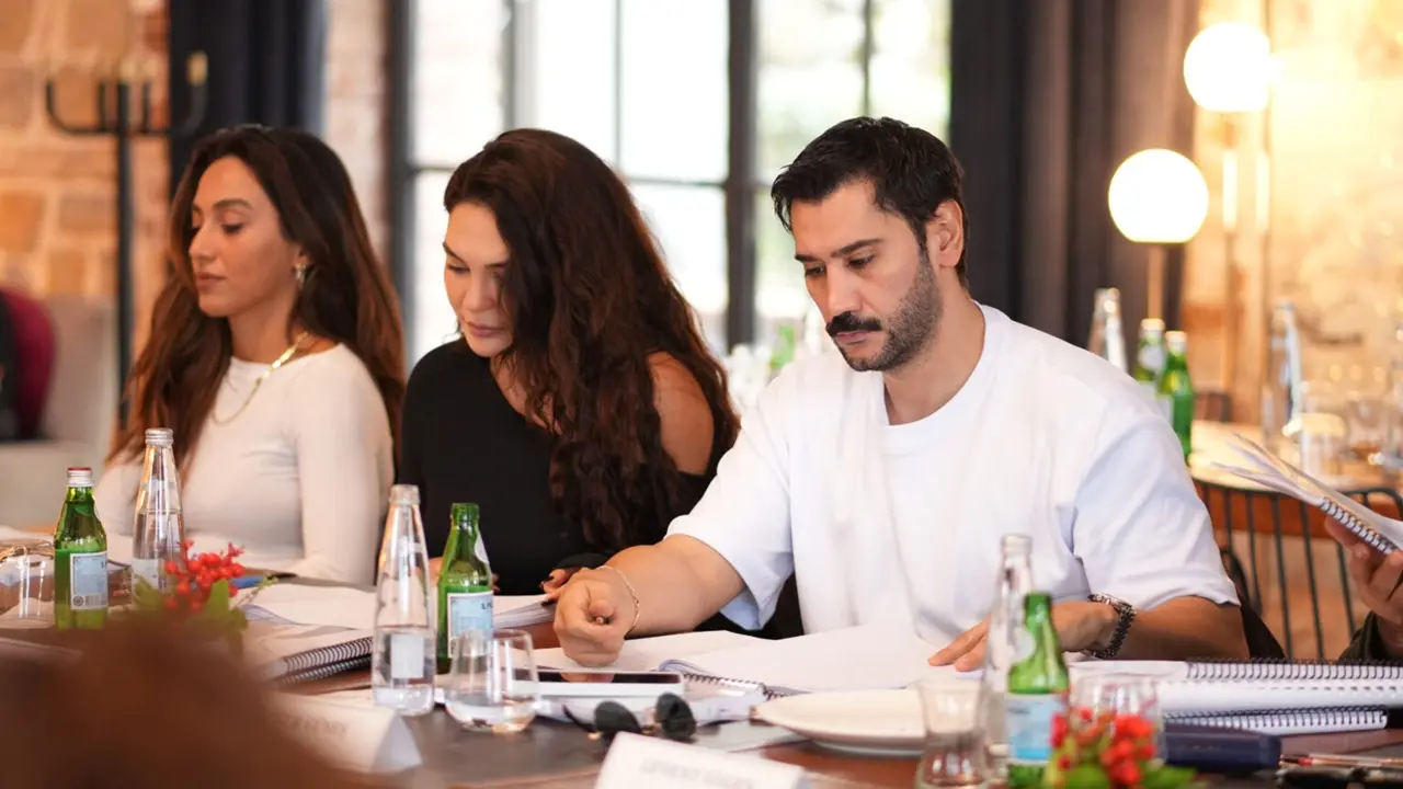 Adana Ayazı dizisi oyuncuları okuma provası yaptı