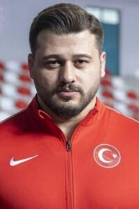 Rıza Kayaalp oyuncu fotoğrafı
